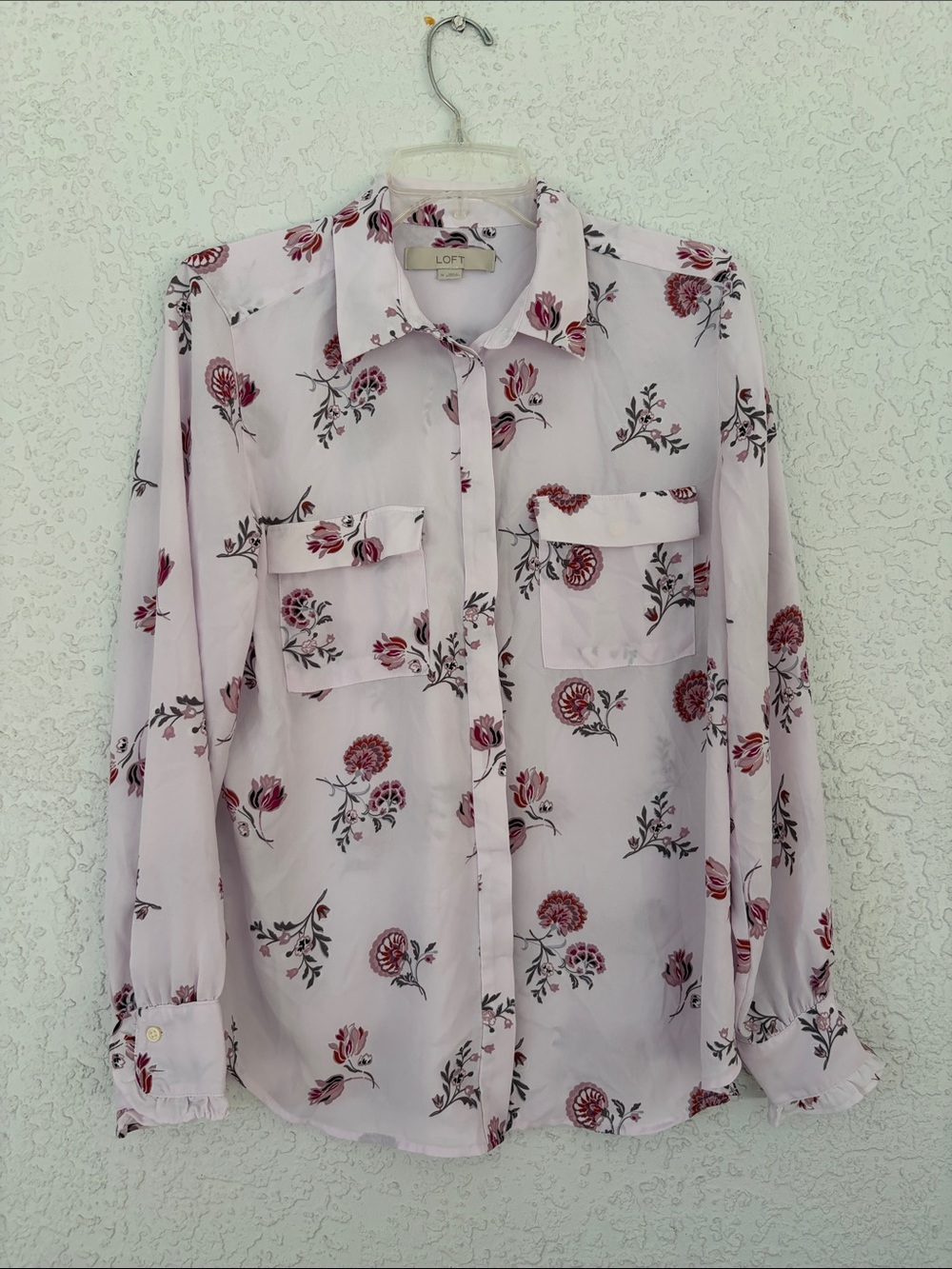 LOFT Blush Pink Floral Button-Down Shirt/blouse size M